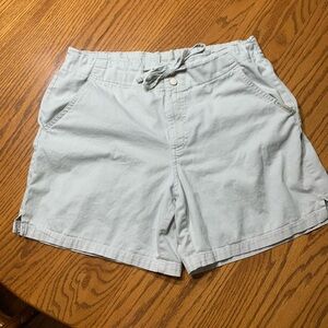 Ladies Columbia shorts in size M.